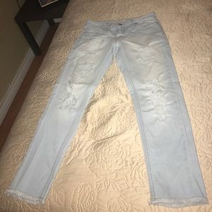 Damaged boyfriend jeans