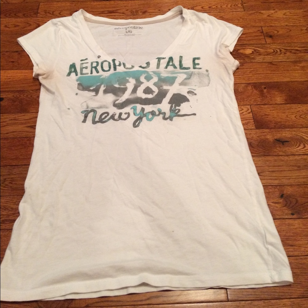 Aeropostale v-neck shirt