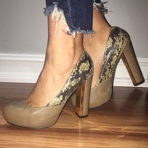 Guess Snake-print heels Size 7.5
