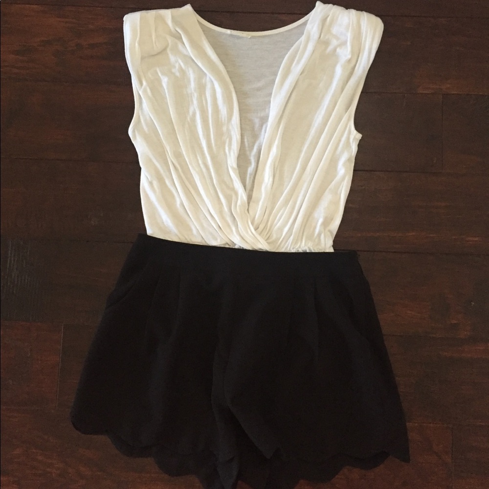 ❣️Tobi White bodysuit❣️