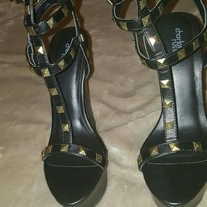 NWOT Wedge sandal
