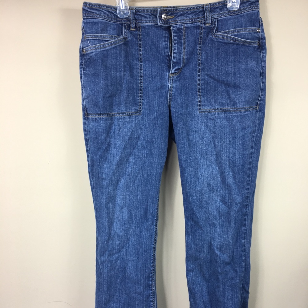 Mountain lake women's blue jeans. Preowned.