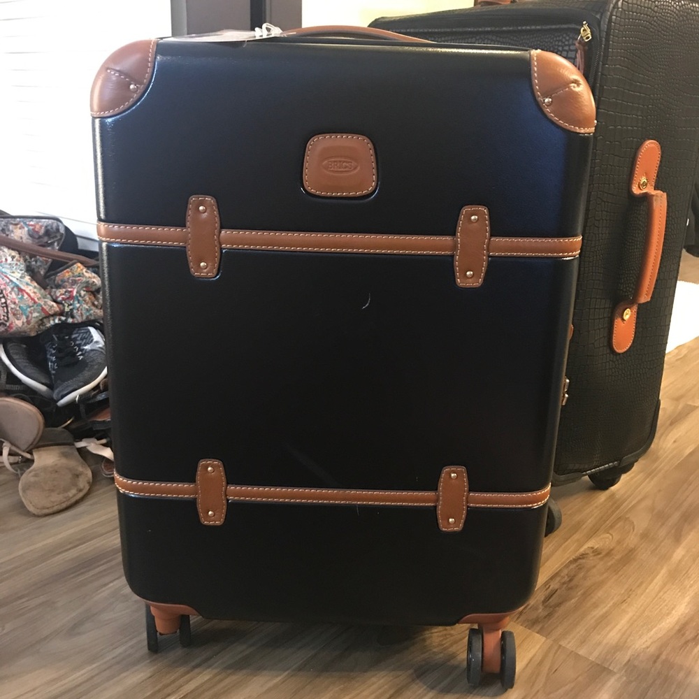 Bric's Bellagio 21" carry-on spinner trunk