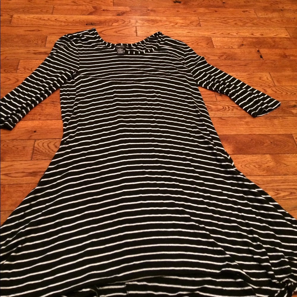 Rue 21 quarter length sleeve