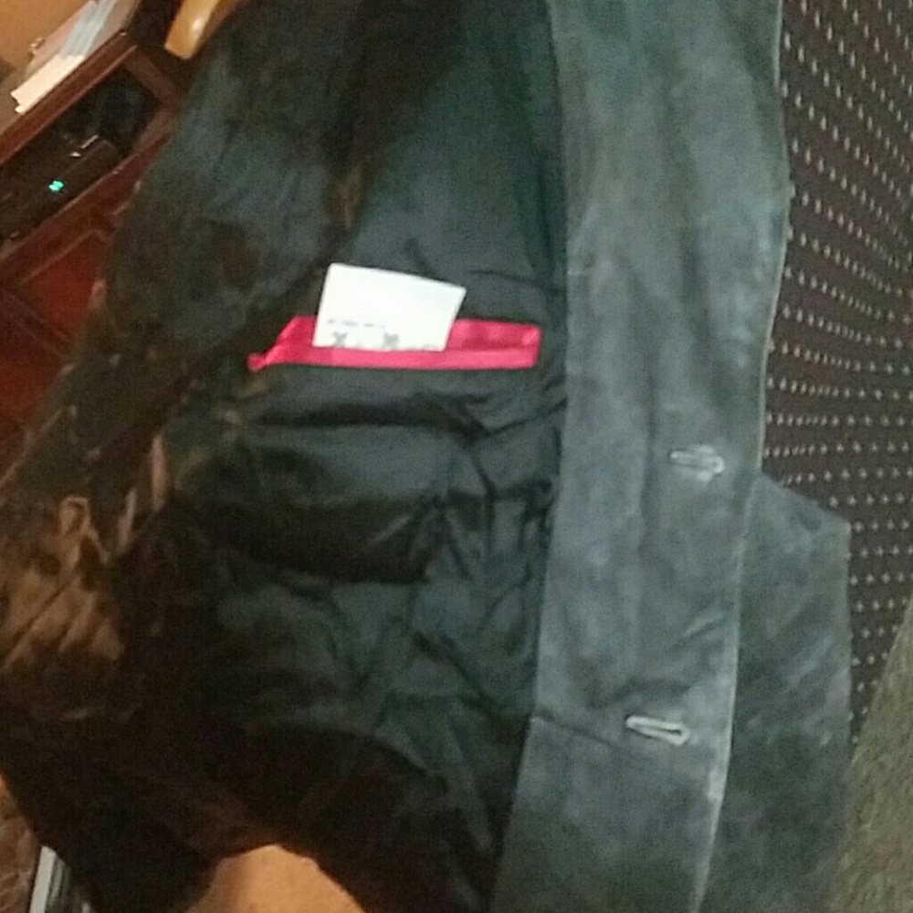 Hugo Boss Leather Jacket - Picture 5 of 5