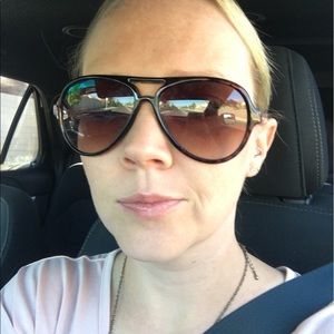 Meet your Posher, Tiffany