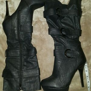 NWOT Heeled boots