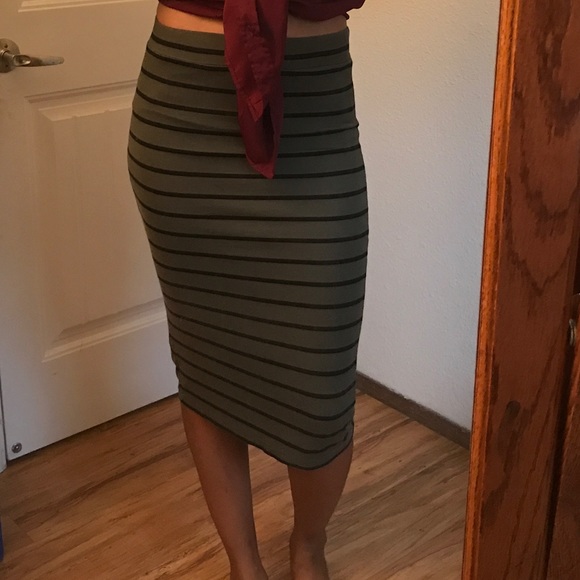 Pencil Skirt - Picture 4 of 4