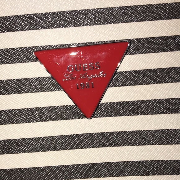 Guess bag - Picture 2 of 3