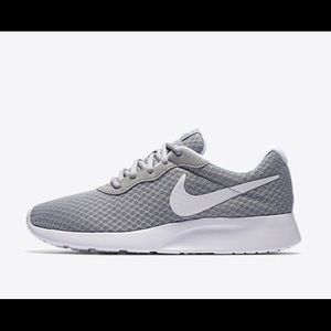 Nike Women Juvenate Shoe Size 7