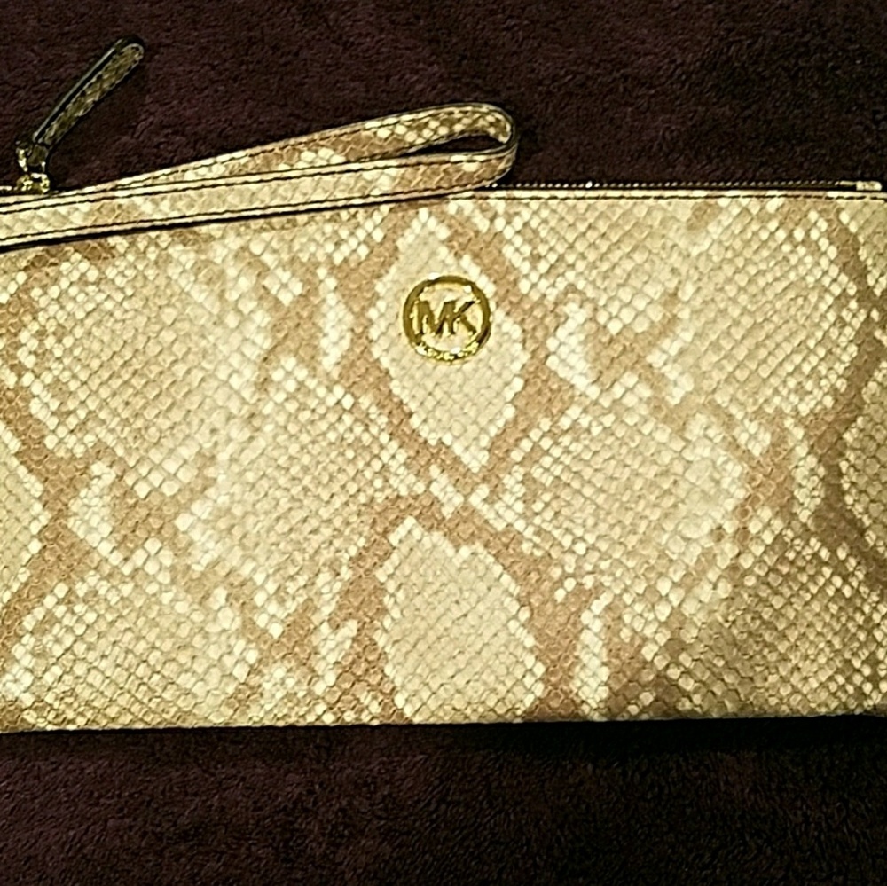 Michael Kors large wristlet