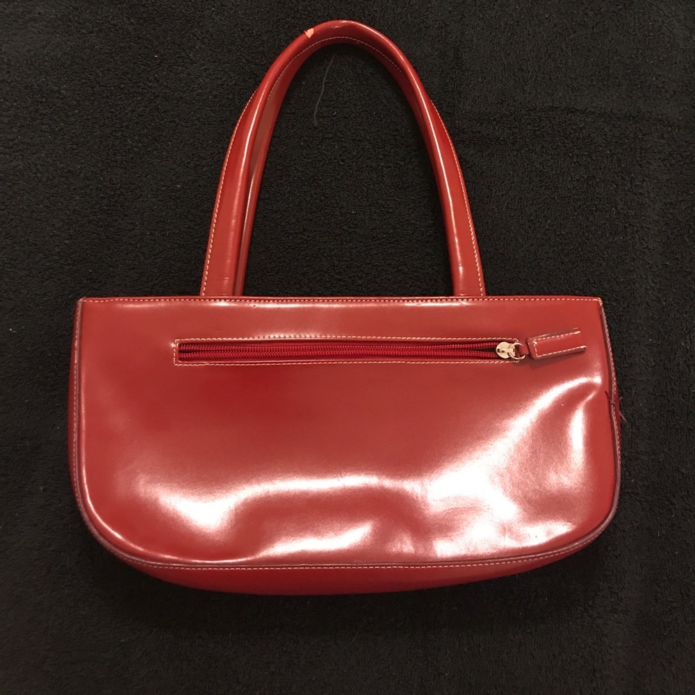 ***FREE W/ BUNDLE!*** Cute red purse!