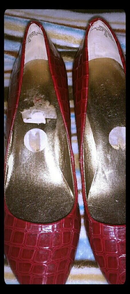 Macy gorgeous crocodile patent leather red wedges