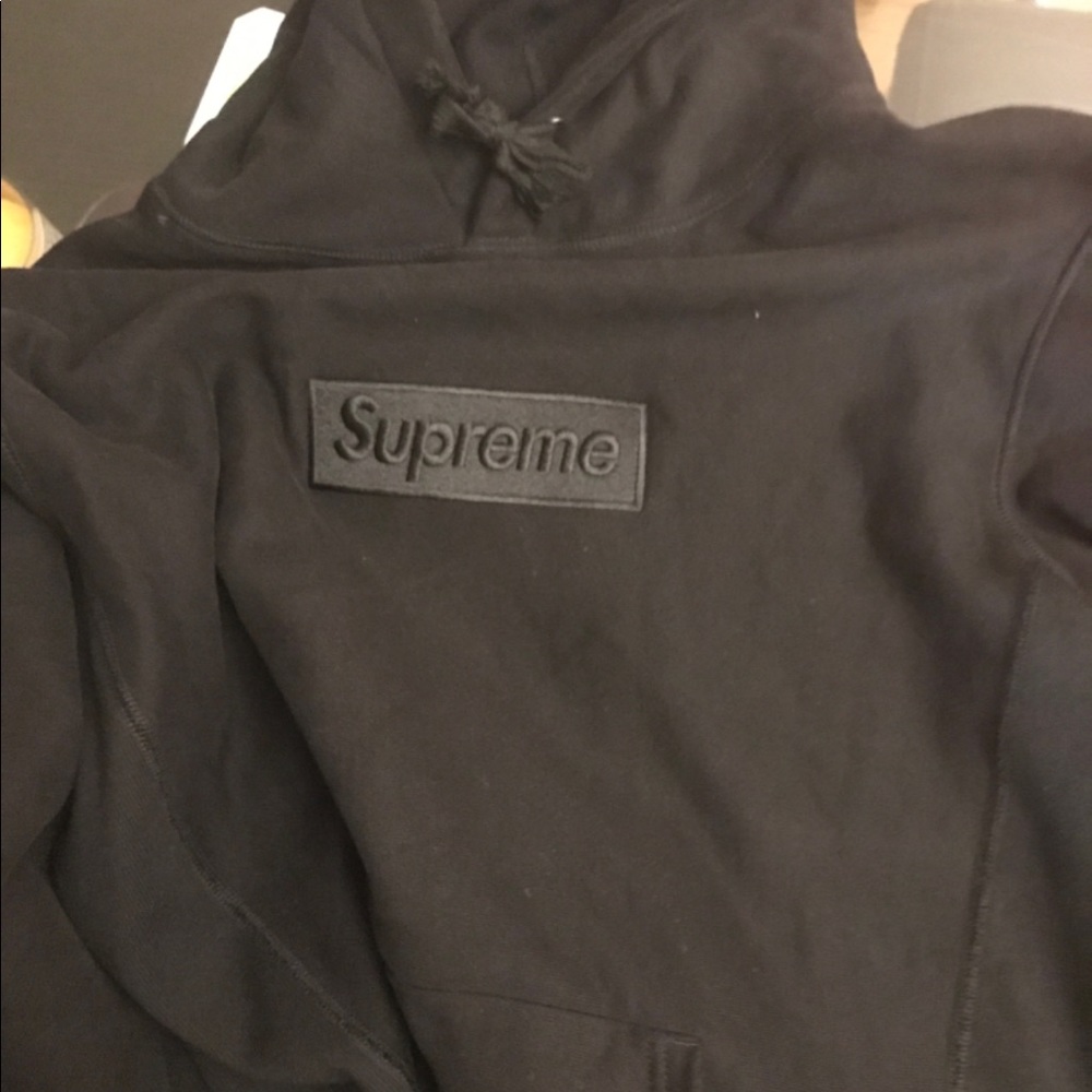Supreme bogo sweater