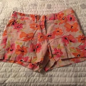 Ann Taylor LOFT flower print shorts, size 2P. Ann Taylor LOFT flower print shorts, size 2P.