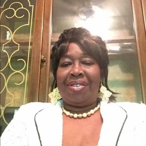 Meet your Posher, Evelyn