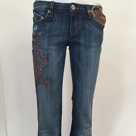 *Flared* NWT Distressed Faded Retro Embroidered Paisley Jean with Flared Legs - Picture 3 of 8