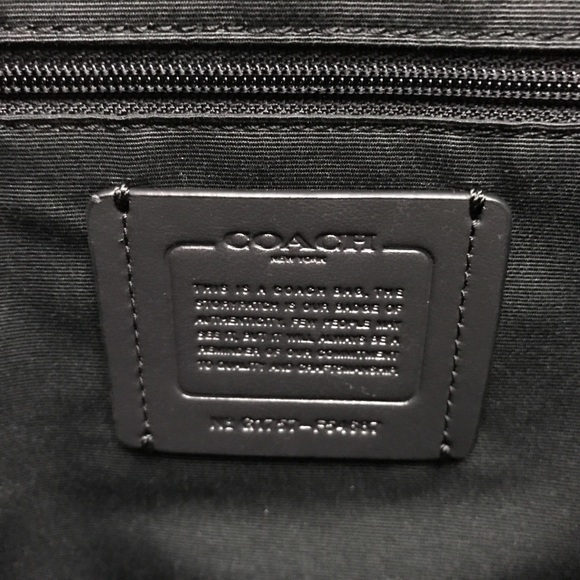 Coach Tyler Tote in Pebble Leather - Picture 4 of 8