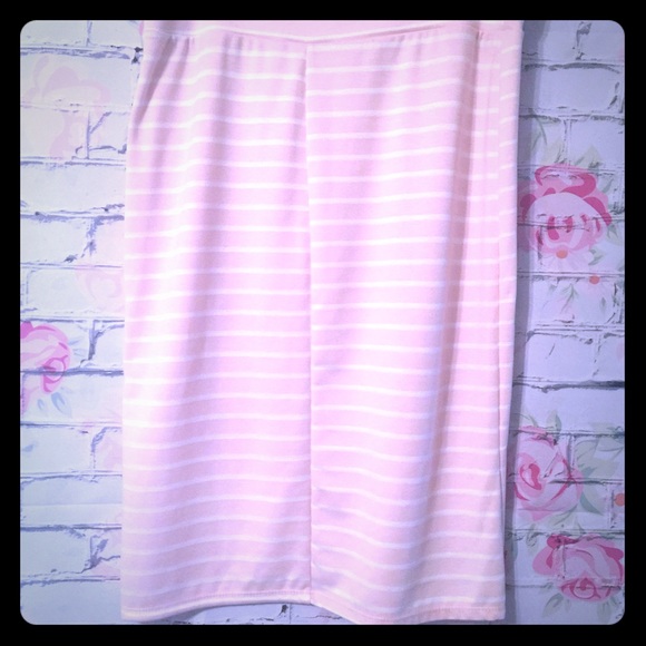 Plus Size Pencil Skirt (Cassie) - Picture 2 of 3