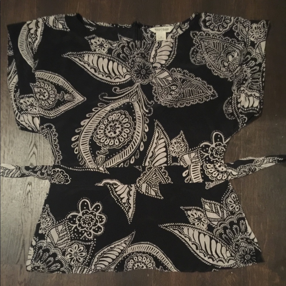 Black and white paisley top