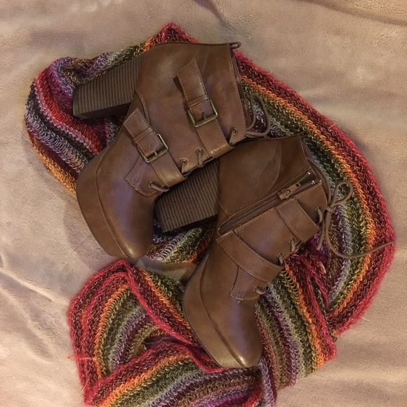 🍂Booties/Ankle Boots 🍂 - Picture 6 of 7