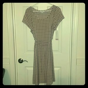 Liz lange MATERNITY dress nwt! Never worn.