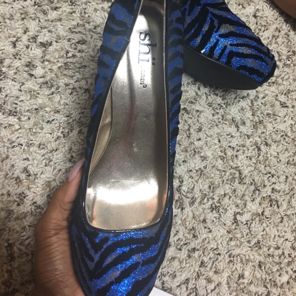 Heels - Picture 3 of 4