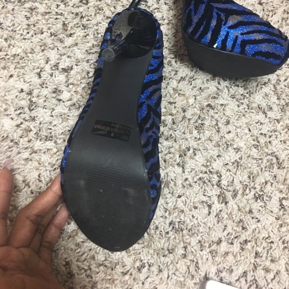 Heels - Picture 4 of 4