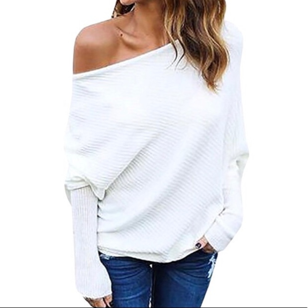 Off shoulder sweater🎀