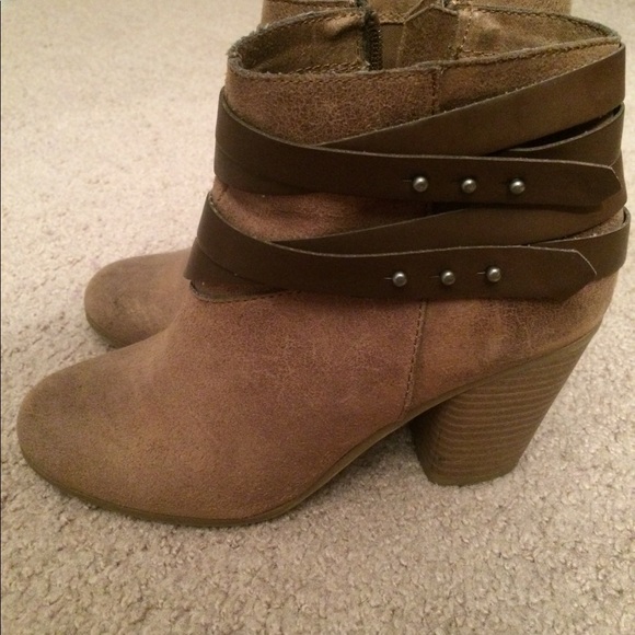 Madden Girl Taupe booties! 🎀👢👢 - Picture 2 of 4