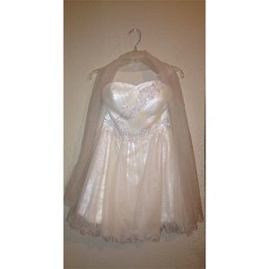 Short, cream colored homecoming dress