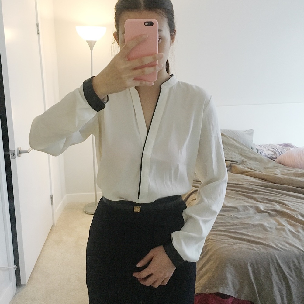 🔥 Ann Taylor cream blouse