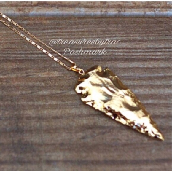 Large 18K Gold Platted Arrow Necklace 30" Chain - Picture 5 of 6