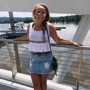 Meet your Posher, Jillian