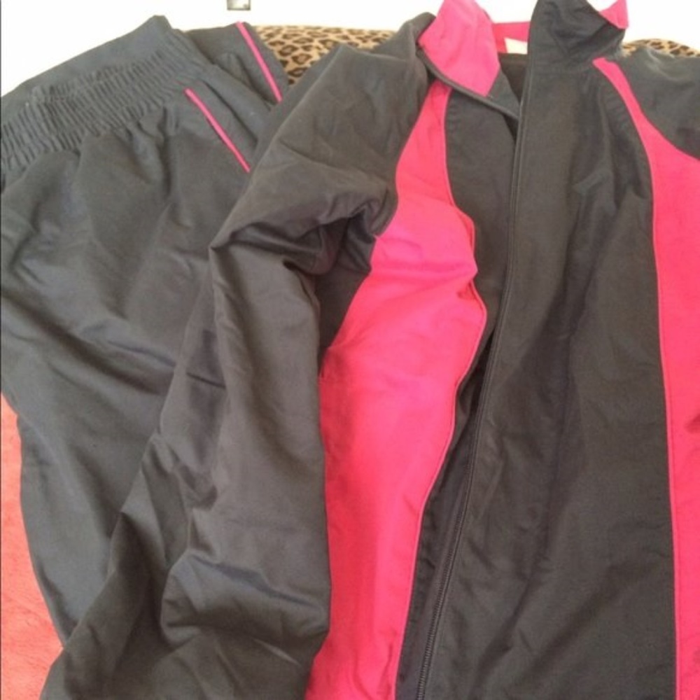 WIND-SUIT*SIZE:SM GREAT CONDITION!!BUNDLE TO SAVE!