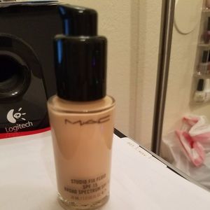 MAC Studio Fix Fluid NW13
