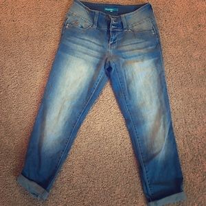 ✨WANNA BETA BUTT?✨ by YMI Capris👖