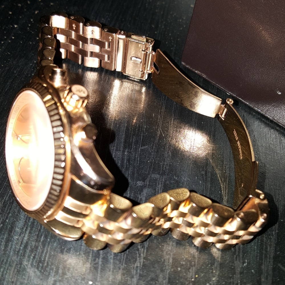 MK watch