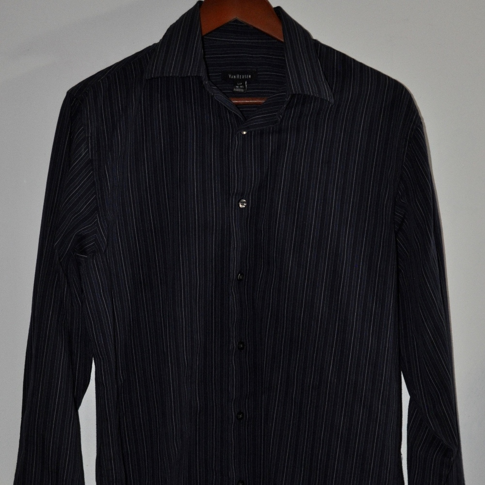 Van Heusen Dress Shirt Size S/P (14 - 14 1/2)
