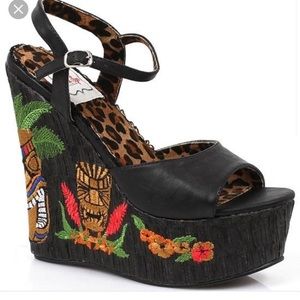 Bettie Page Tiki Wedges Size 6