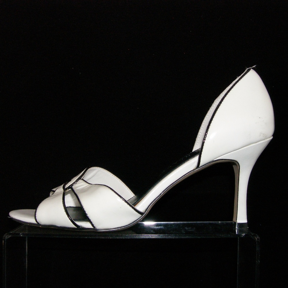 White House Black Market open toe white heels 9.5M - Picture 3 of 8