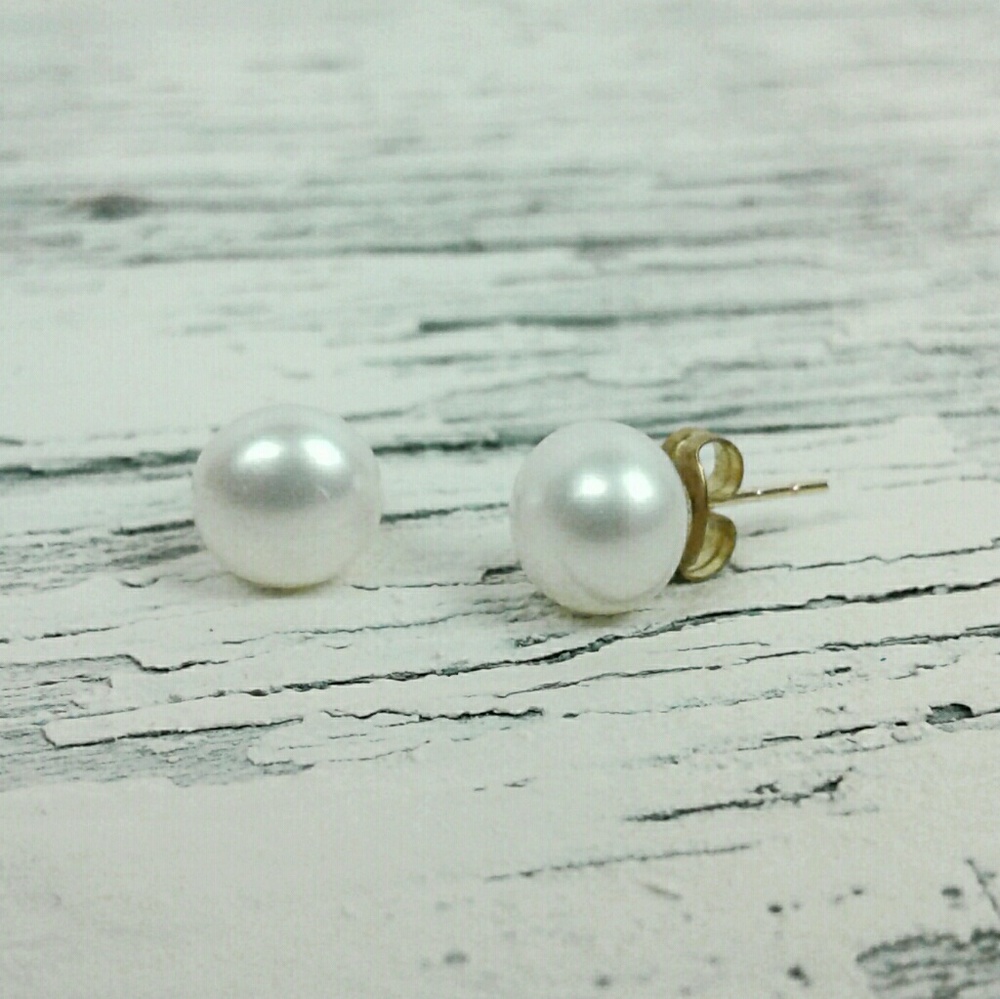 Genuine Pearl Studs in 14K Gold
