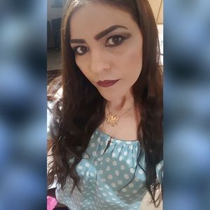 Meet your Posher, Mayrha