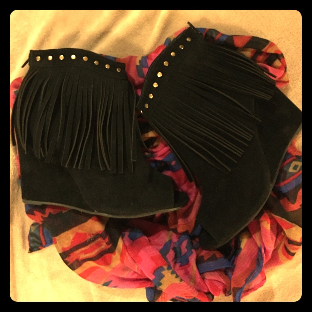 Fringe Ankle Booties w/Wedge Heel