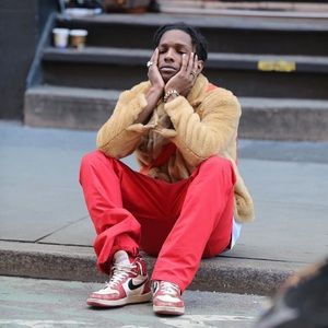 Meet your Posher, Caelan