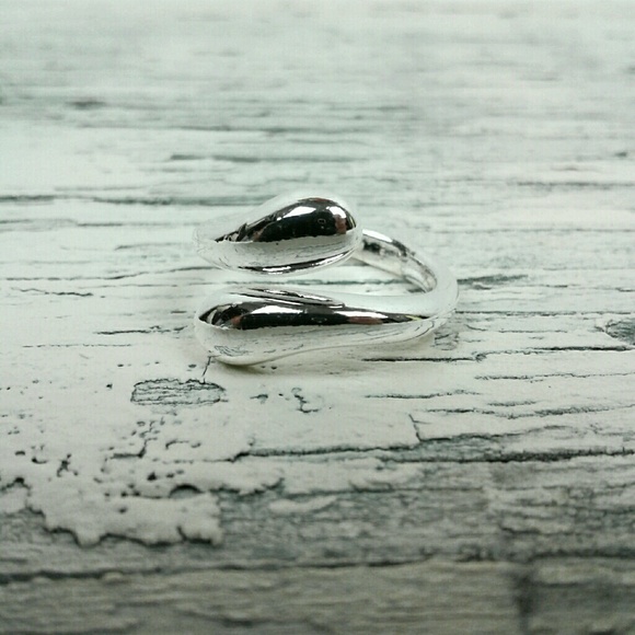 Tear Drop Ring - .925 Sterling Sil. - Picture 3 of 4