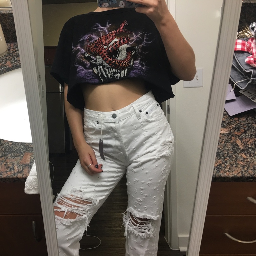 Cropped snake graphic tee