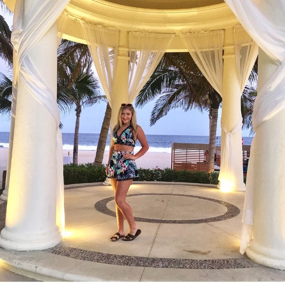 Meet your Posher, Emily - Picture 1 of 1