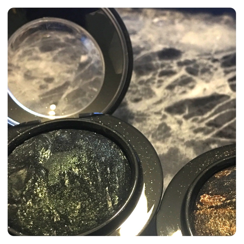 MAC baked shadow