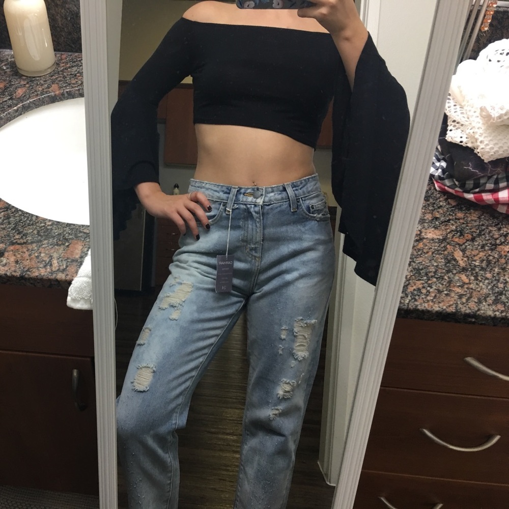 Black bell sleeved crop shirt